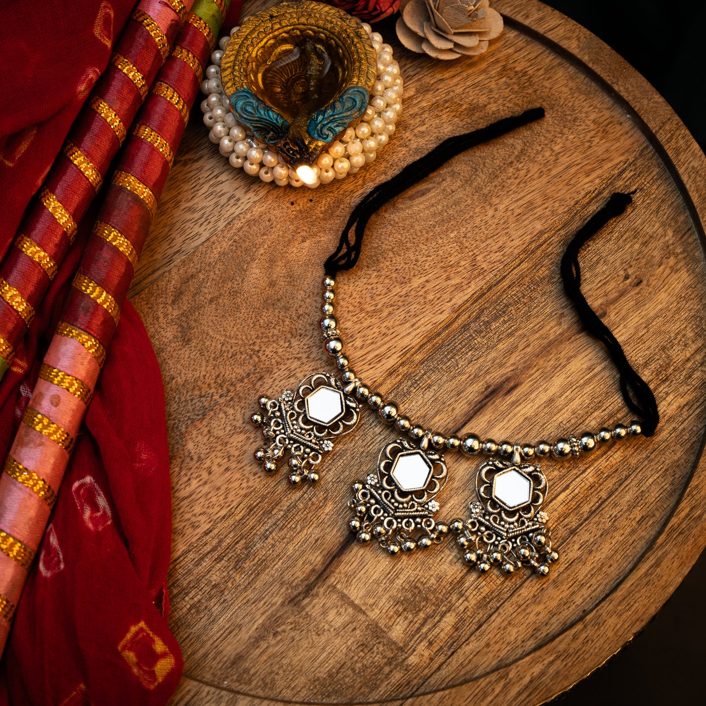 Gorgeously graceful oxidised rope neckpiece (Silver)