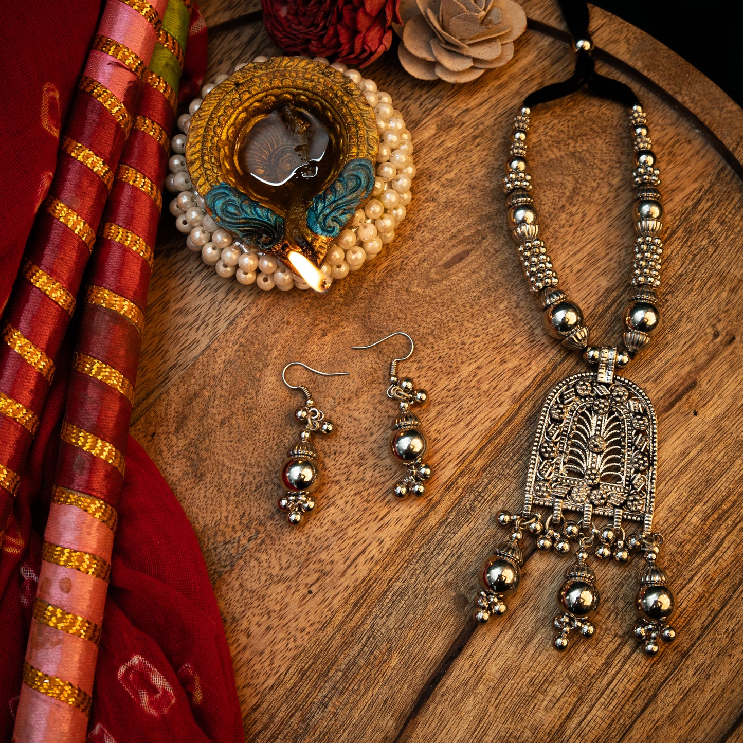 Raas Regal oxidised neckpiece (Silver)