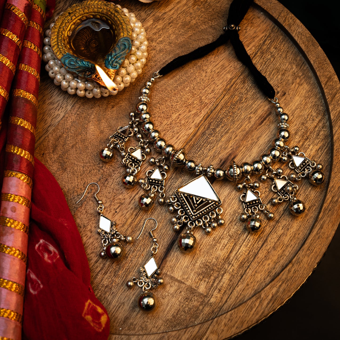 Rhythm of grace oxidised neckpiece (Silver)
