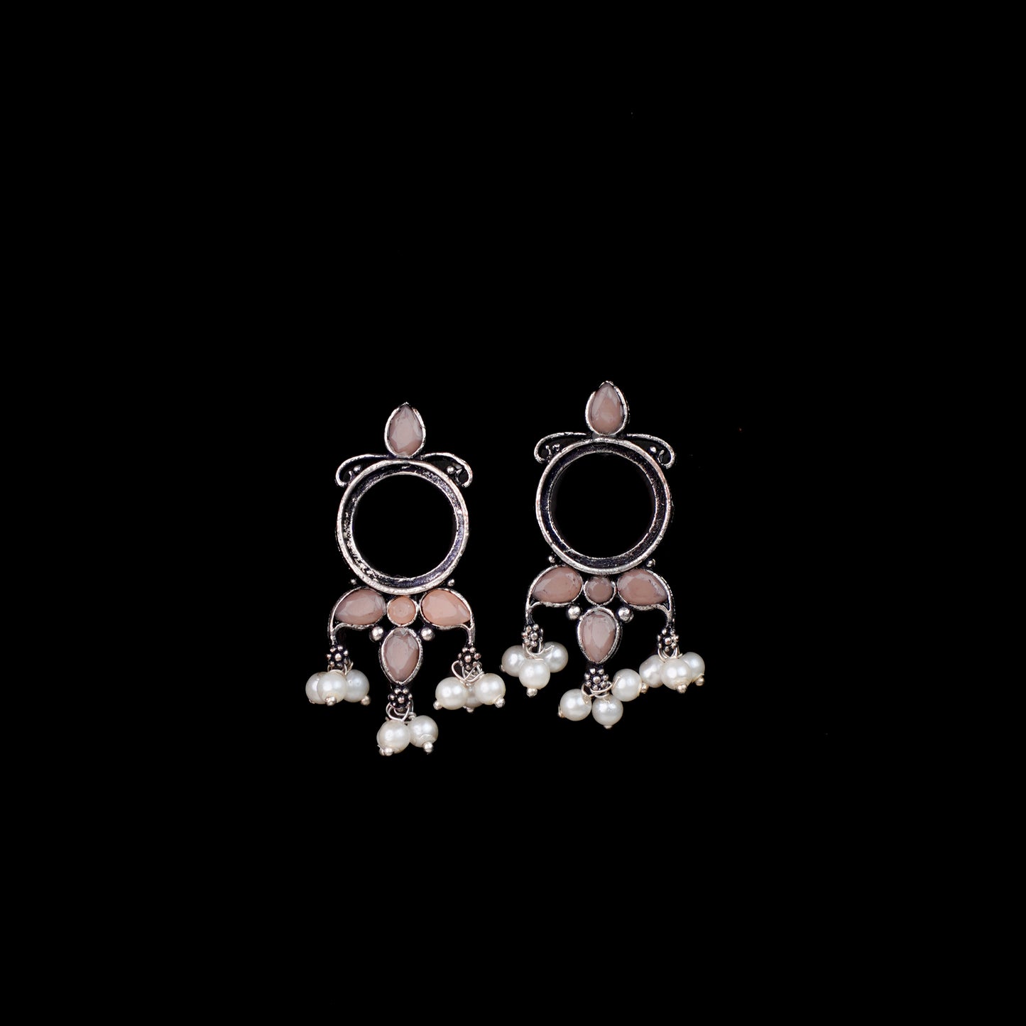 Loop dot stud earrings (Light Orange)