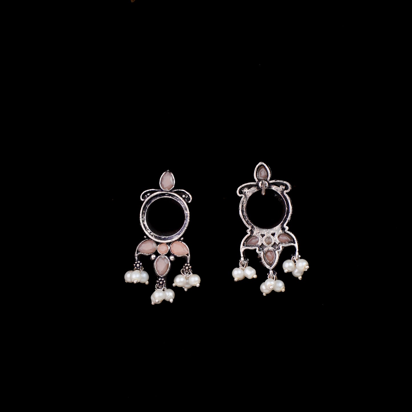 Loop dot stud earrings (Light Orange)