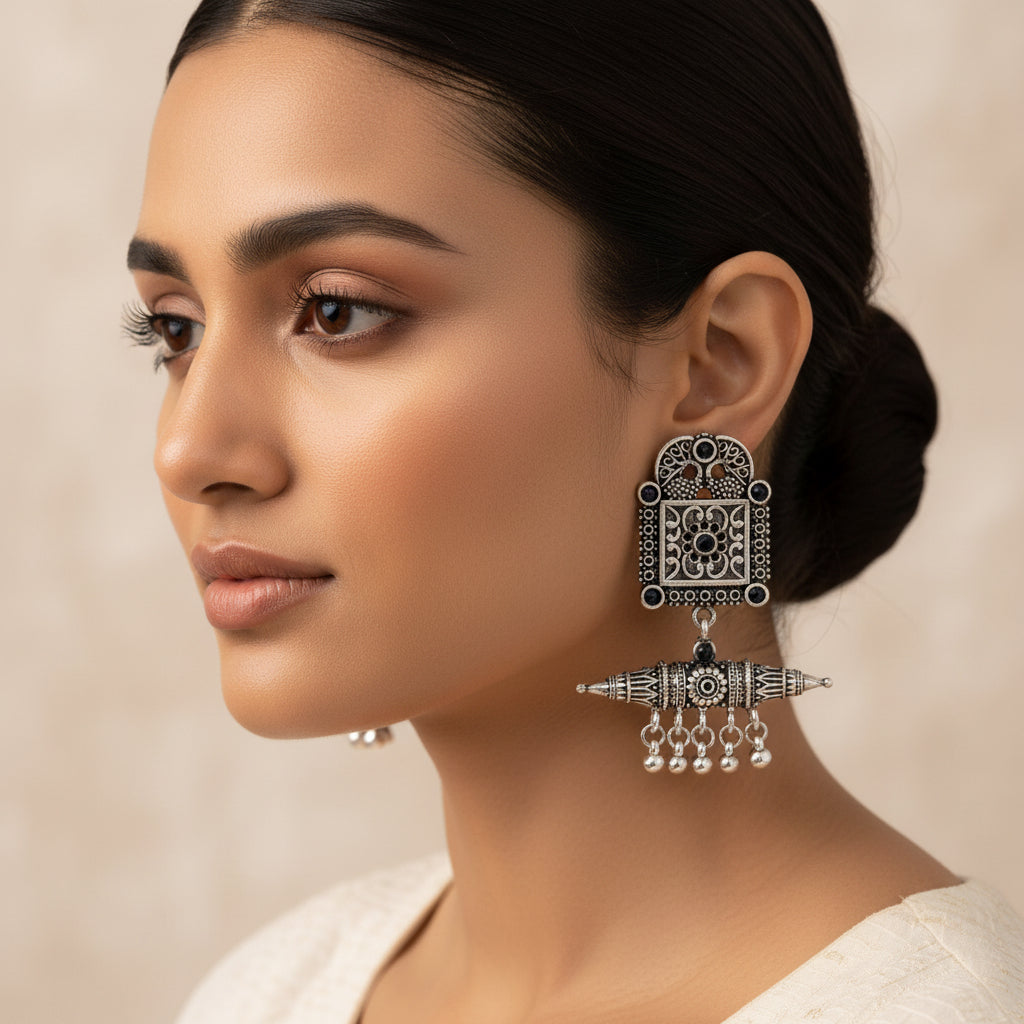 Chakor swirls Gunghroo Dangler earring (Black)