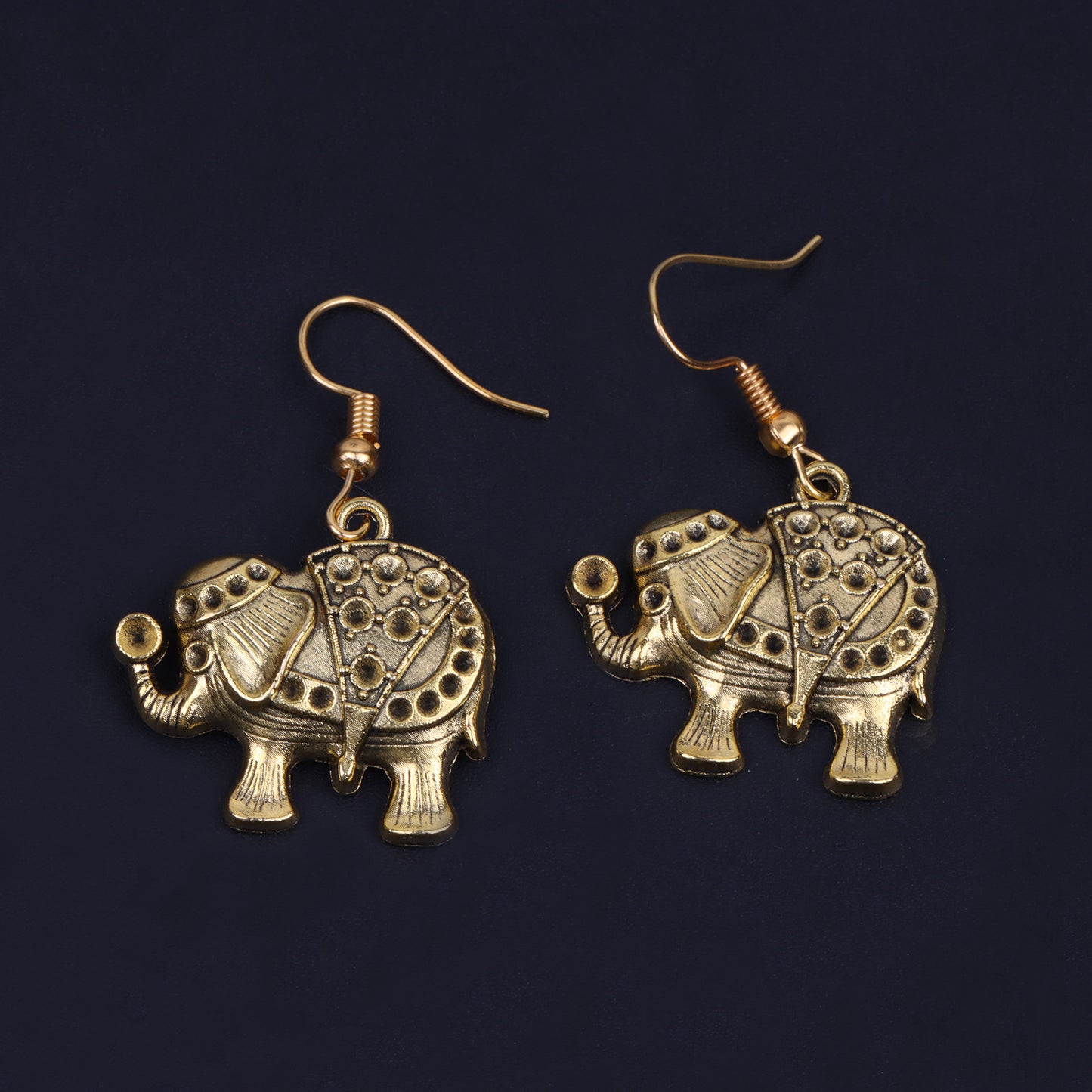 Trunk twist dangler earrings
