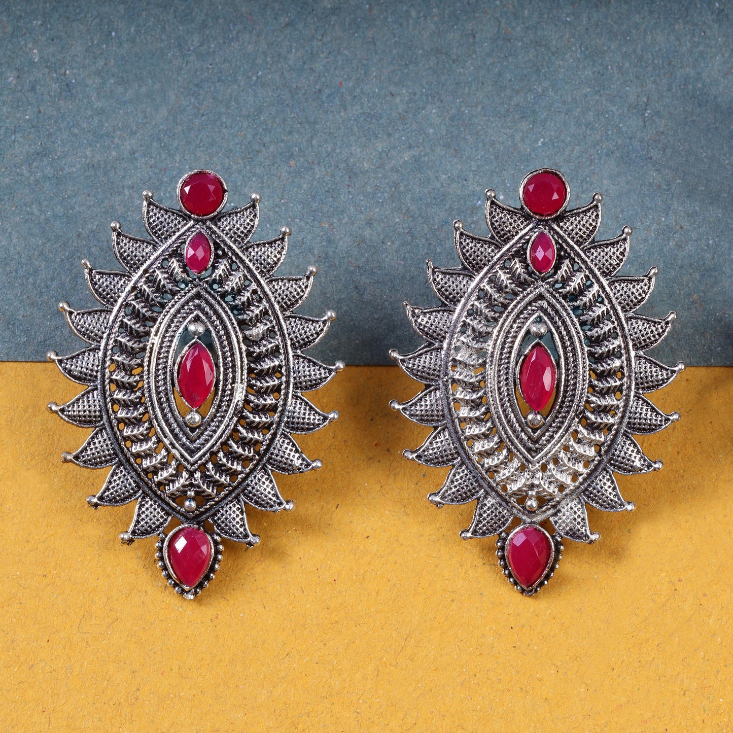Oval drop stud earrings (Red)