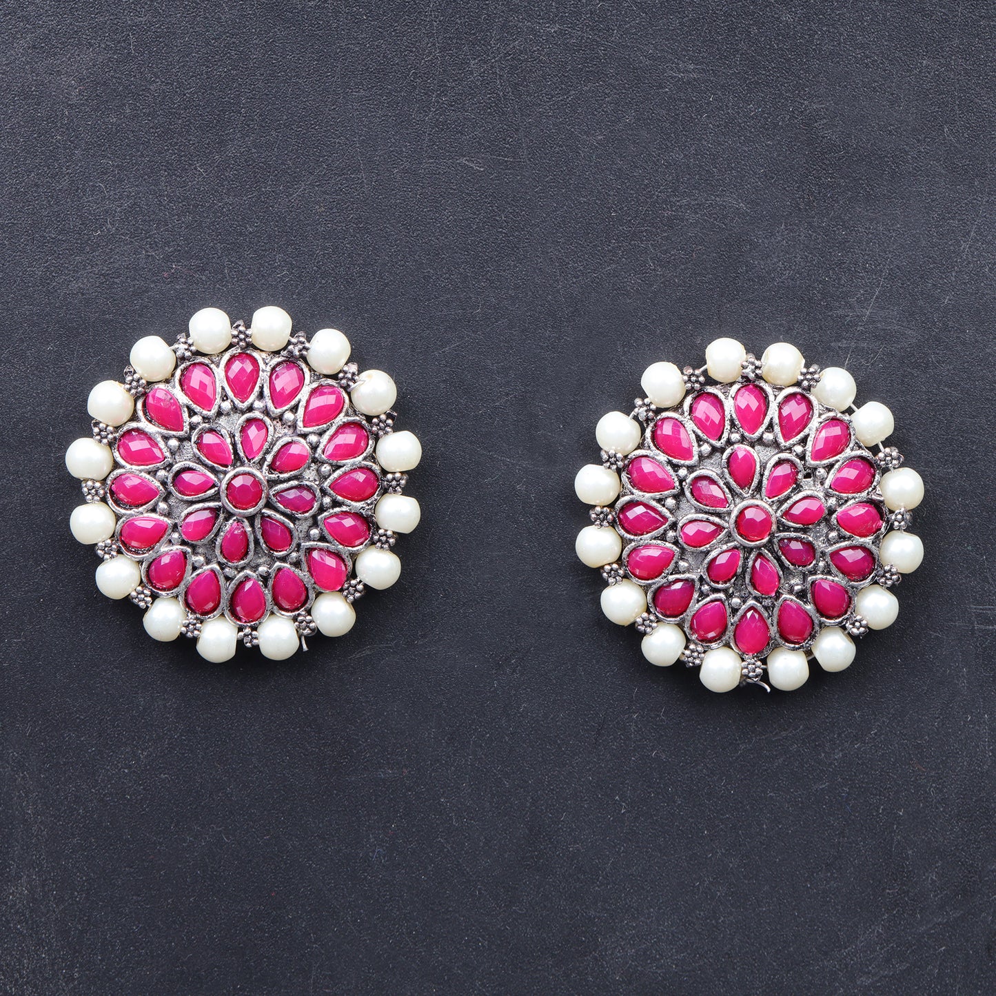 Desi Diva stud earring (Red)