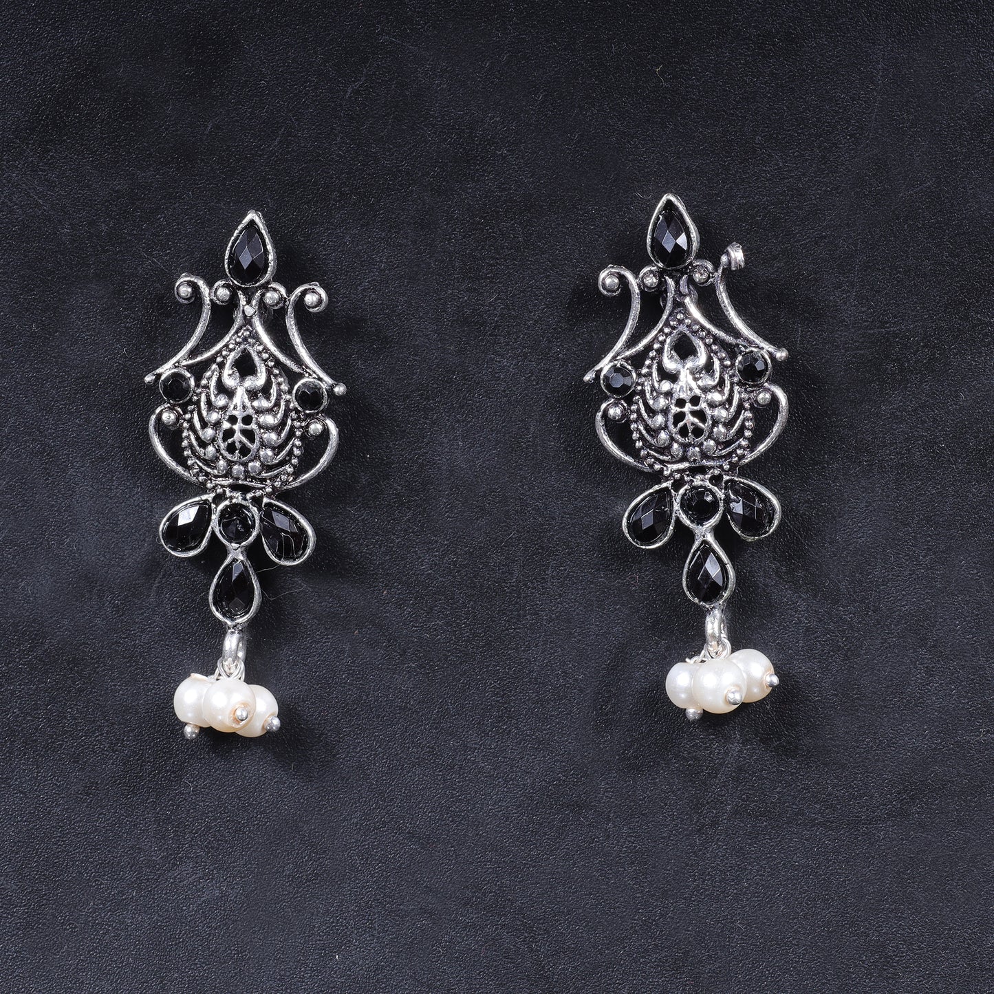 Flower motif hanging pearls dangler earring (Black)