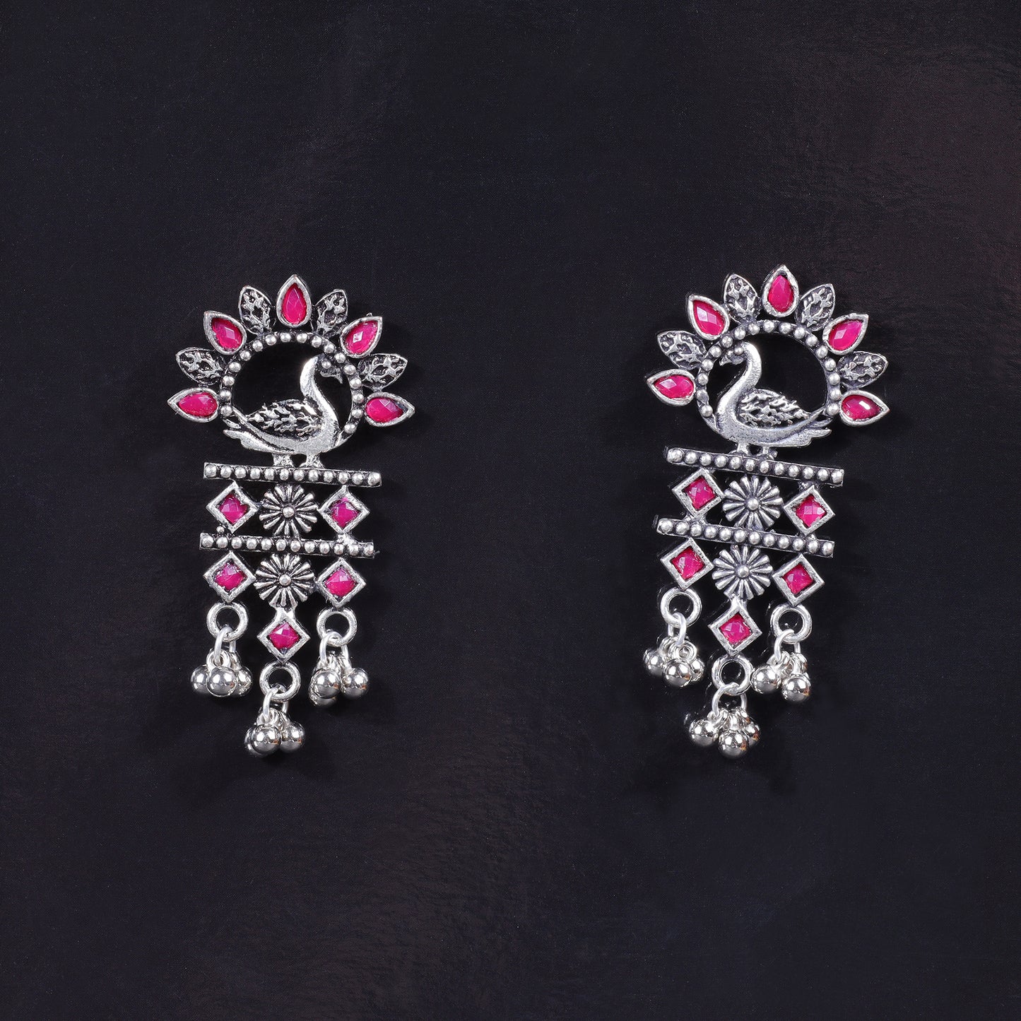 Marsh Muse dangler earring (Red)