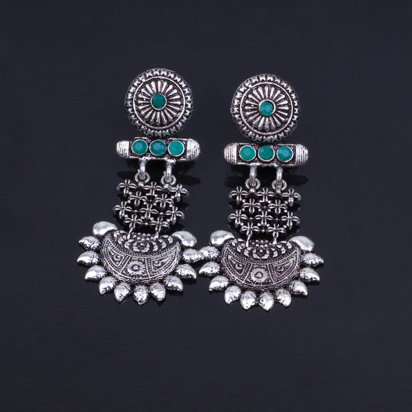 Enchanted Swing dangler earring (Green)