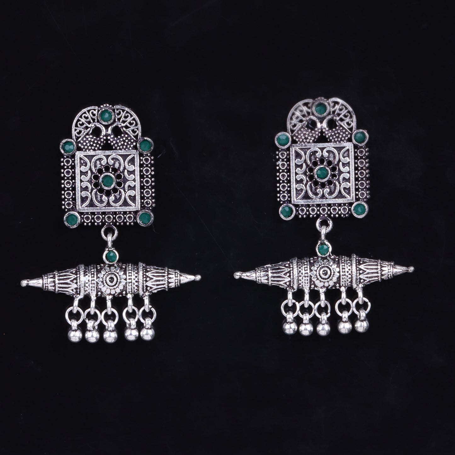 Chakor swirls Gunghroo Dangler earring (Green)