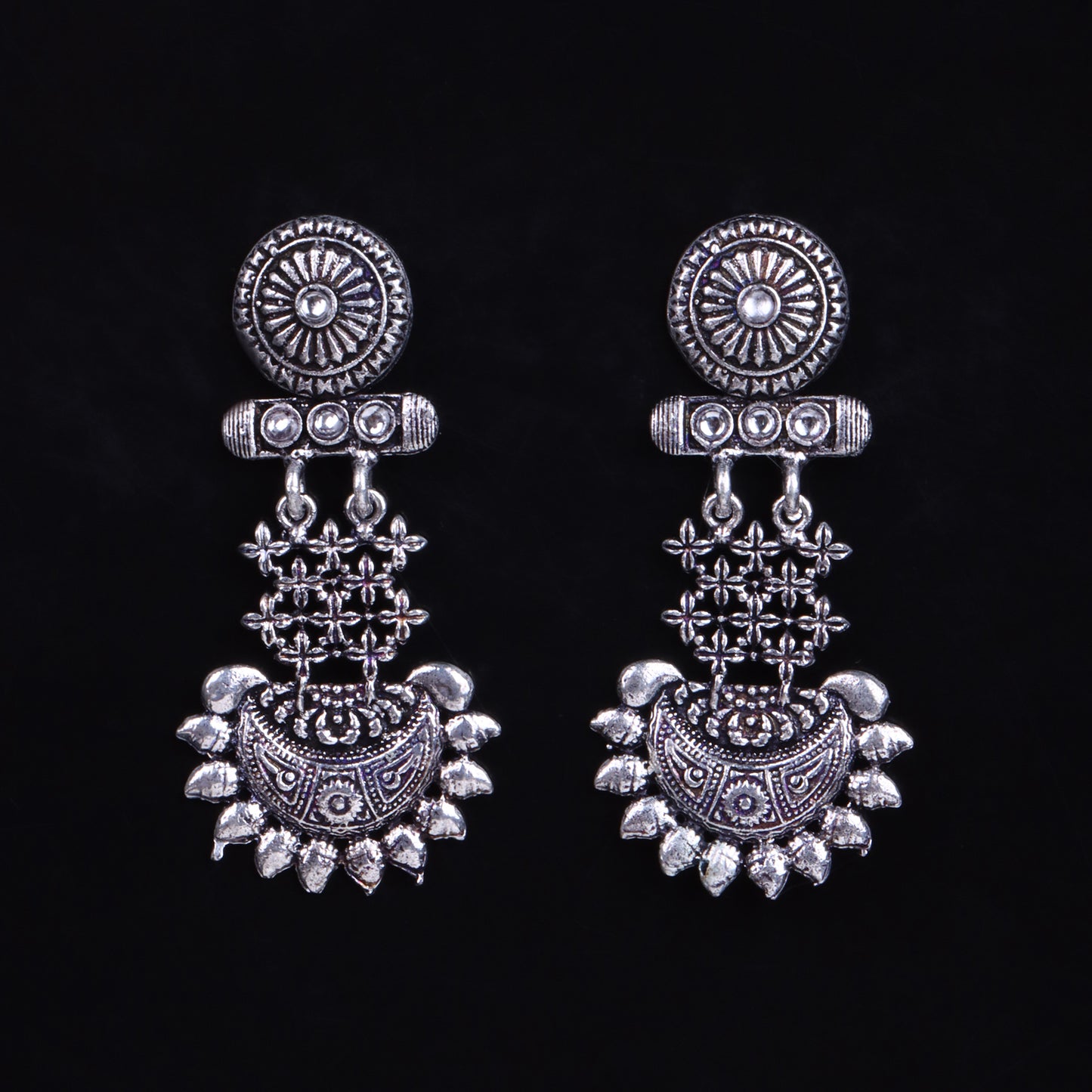 Enchanted Swing dangler earring (White)