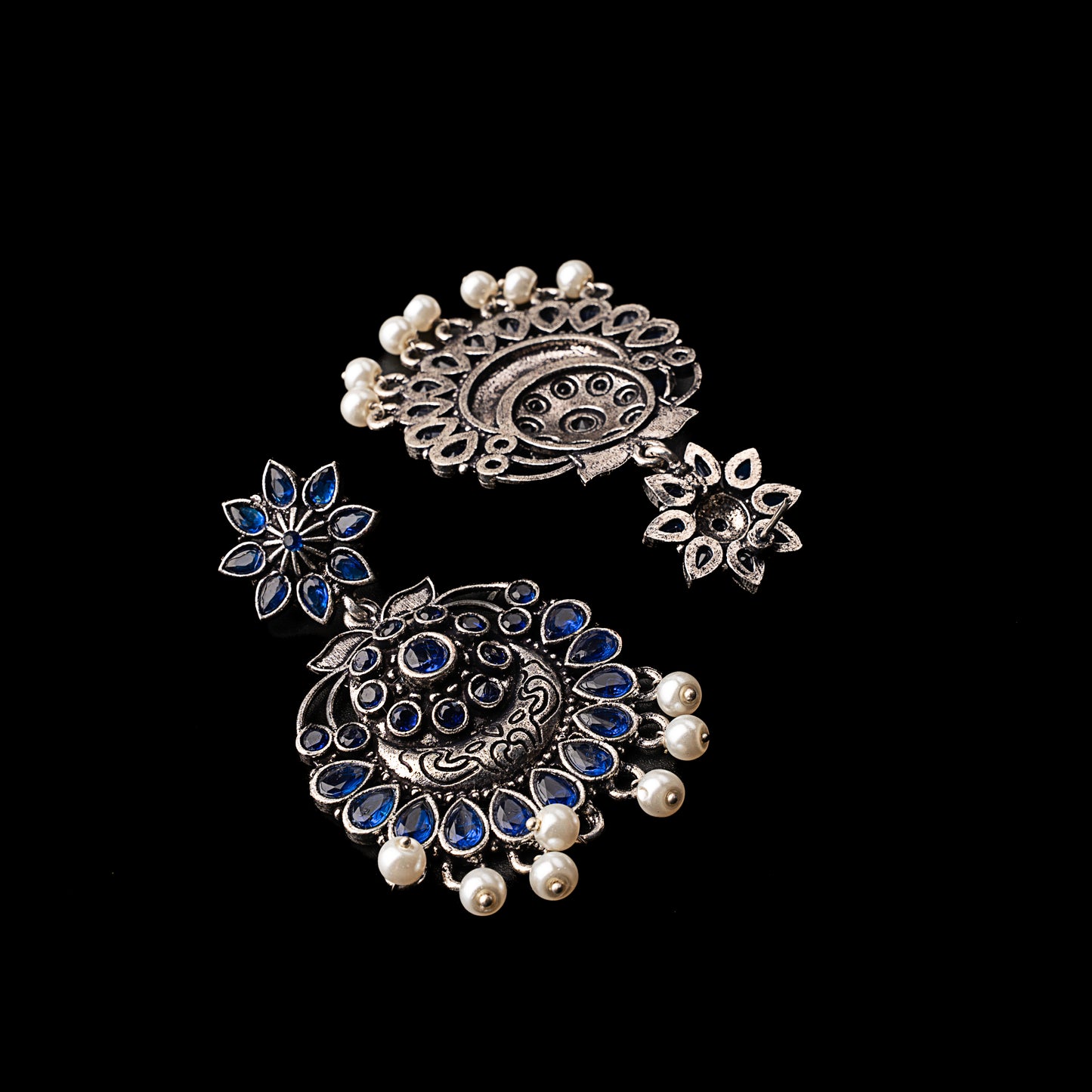 Little Petal dangler earrings (Blue)