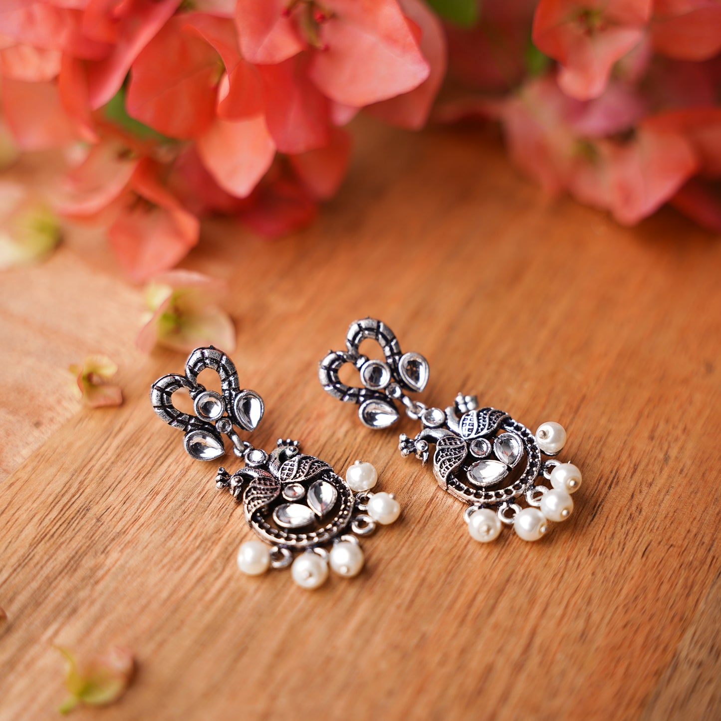 Neelkanth Dangler earrings (White)