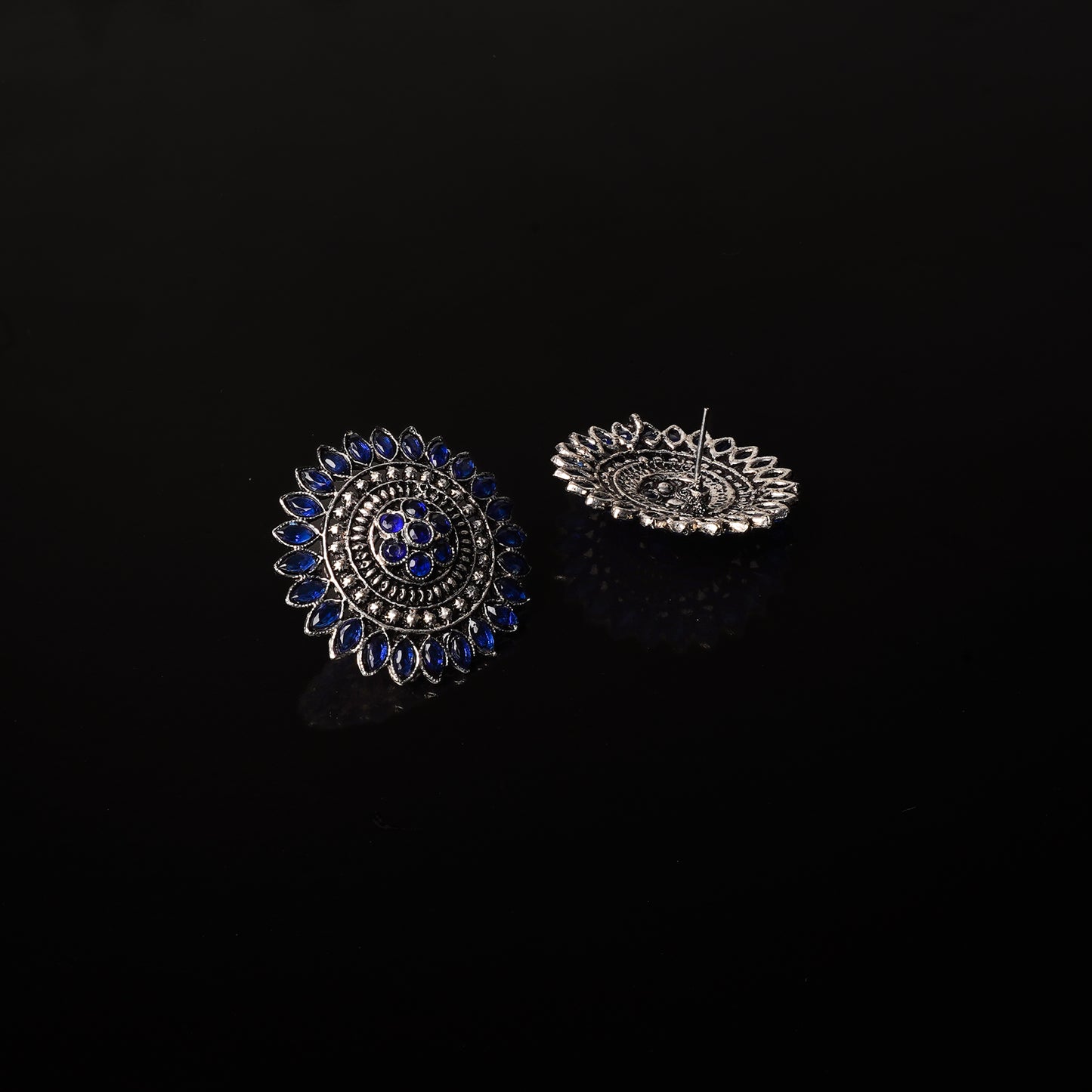 Traditional twish stud earring (Blue)