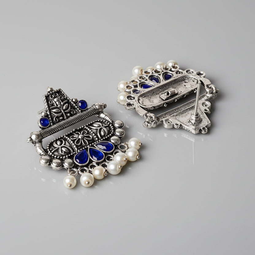 Floral Carved pearl stud earring (Blue)