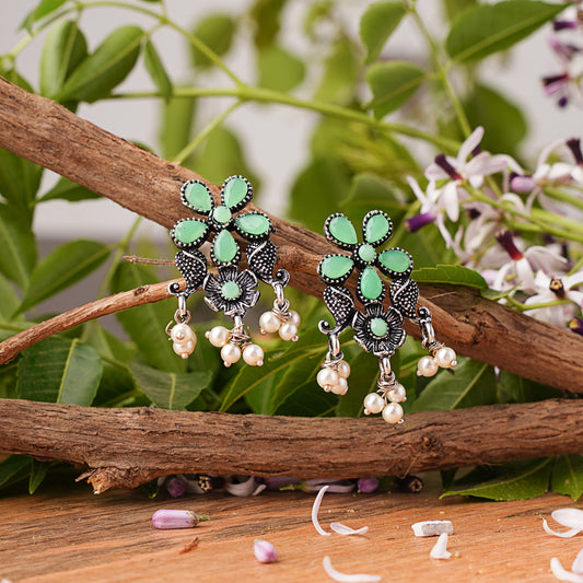 Floral Drop stud earrings (Pista)