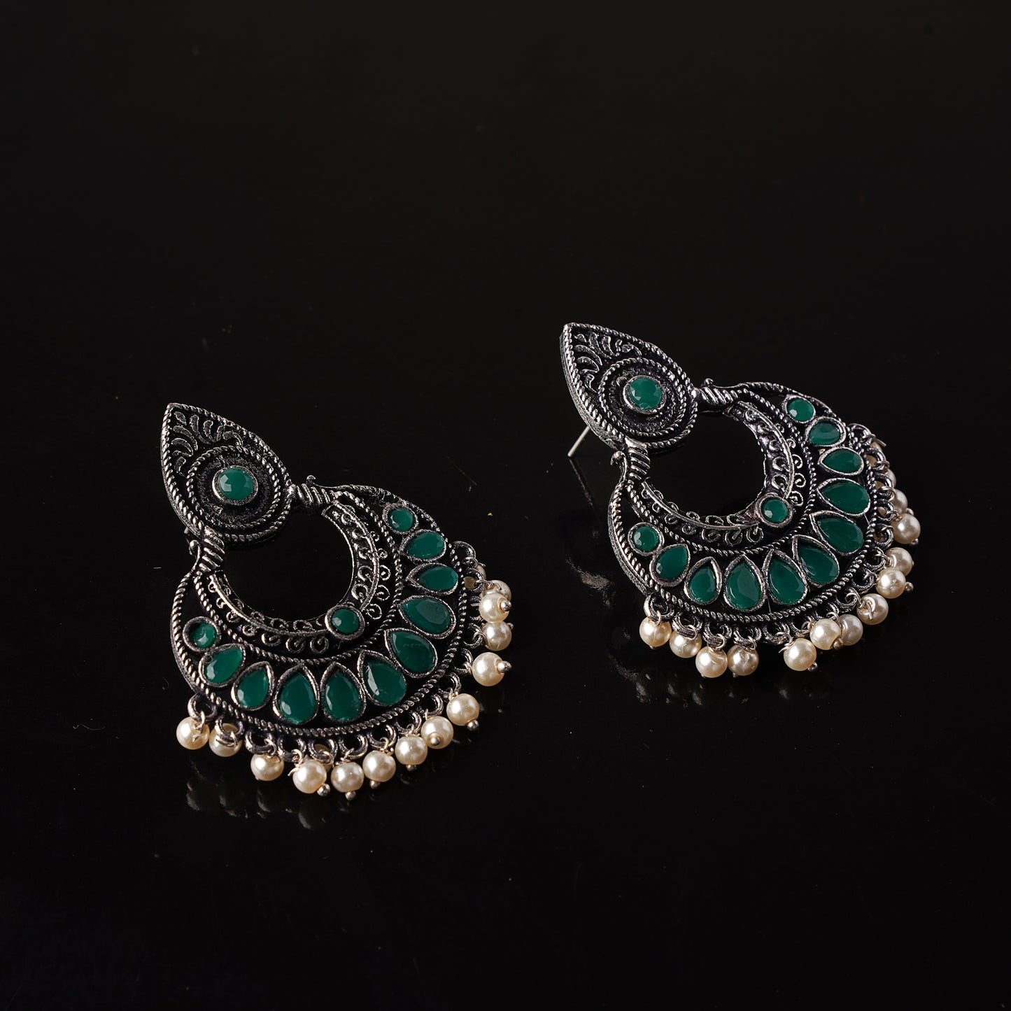 Charming Chaandbali pearl stud earrings (Green)