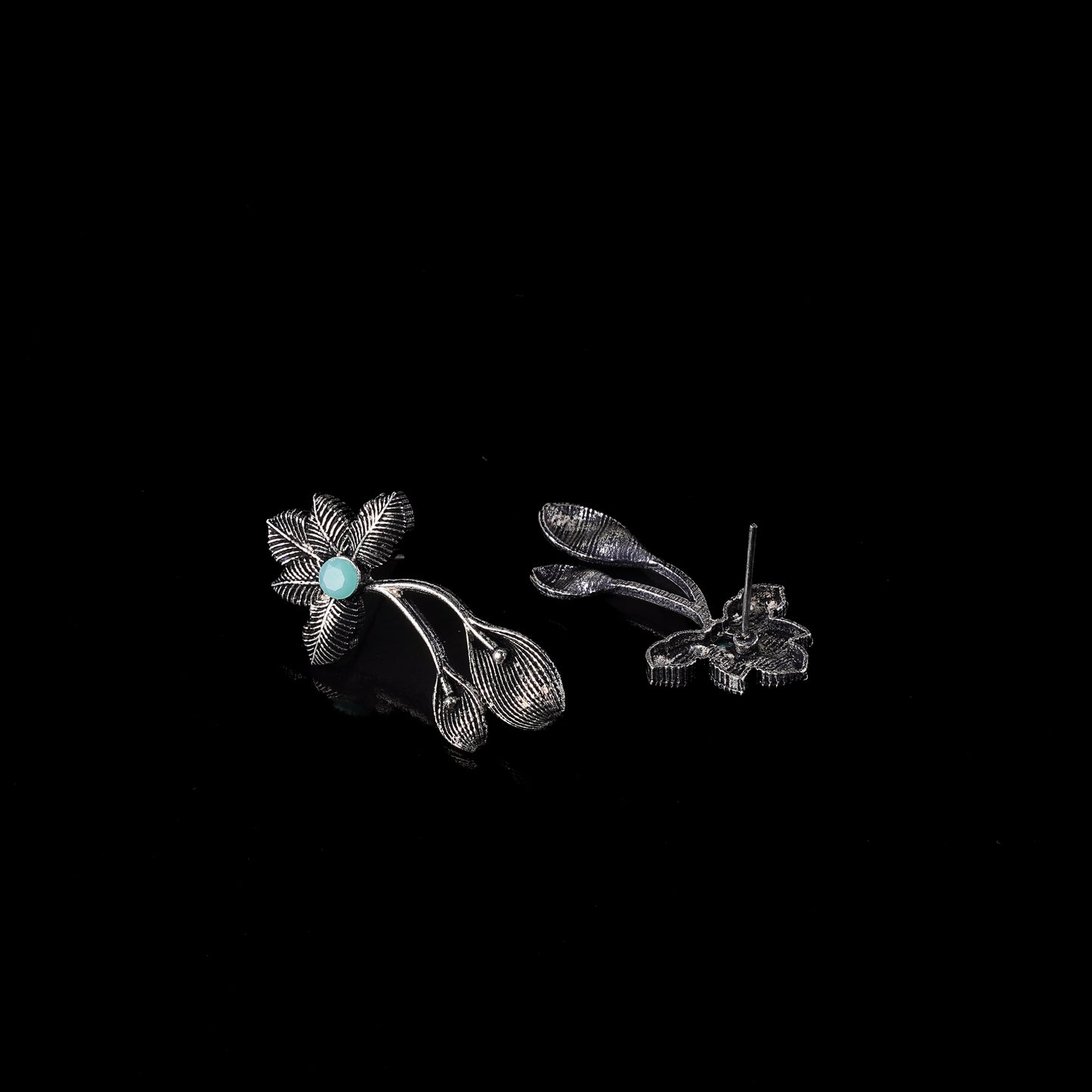 Bud Flower oxidized stud earrings (Mint)