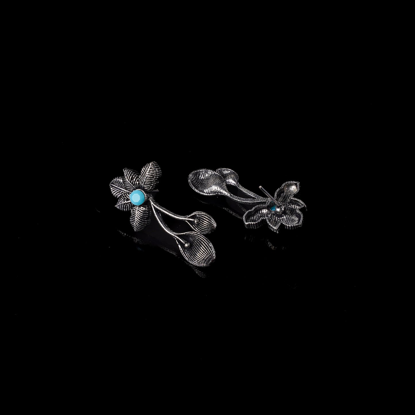Bud Flower oxidized stud earrings (Sky Blue)