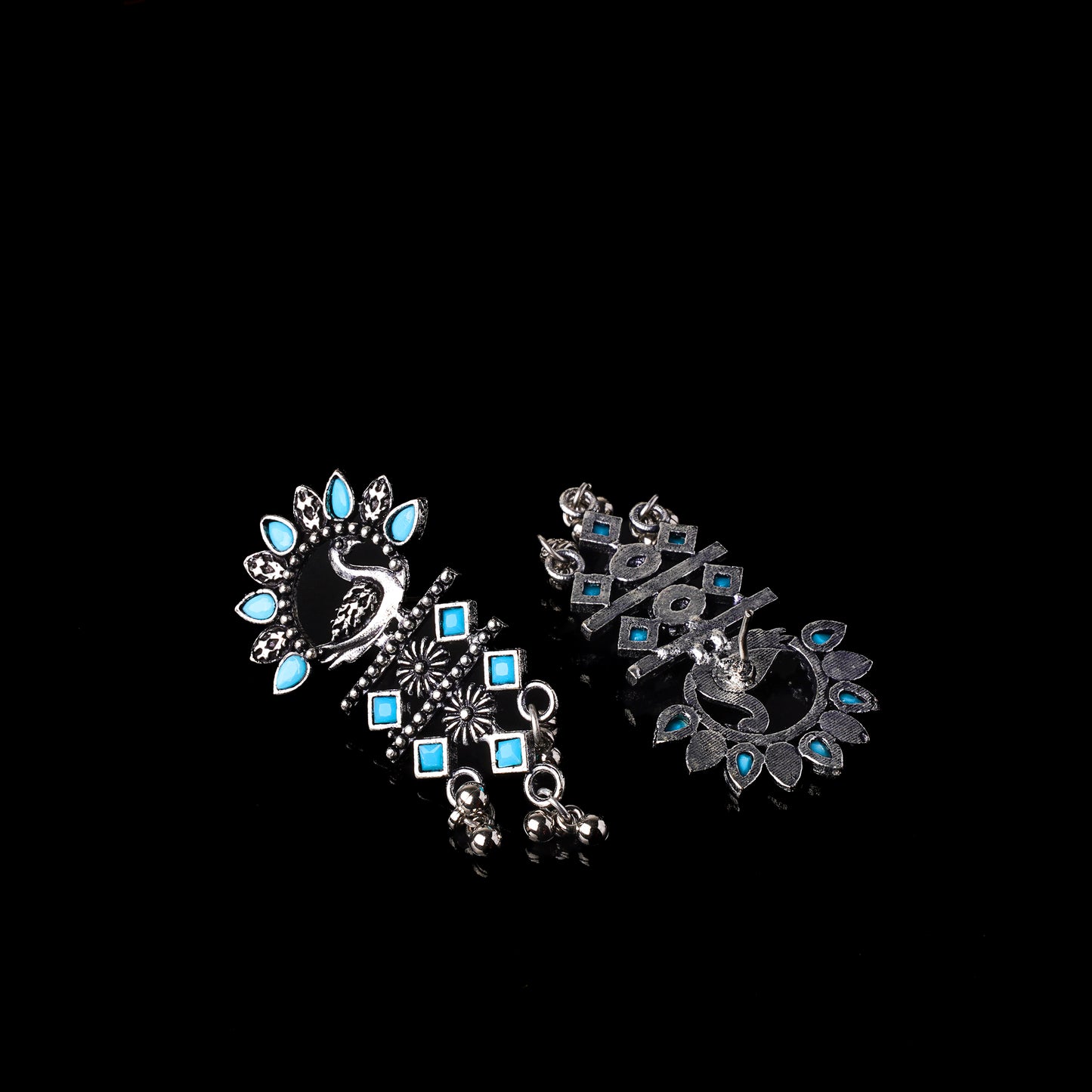 Marsh Muse dangler earring (Sky Blue)