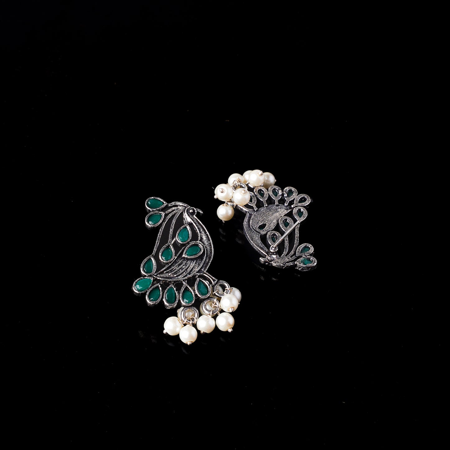 Chirpy Charm Stud earrings (Green)