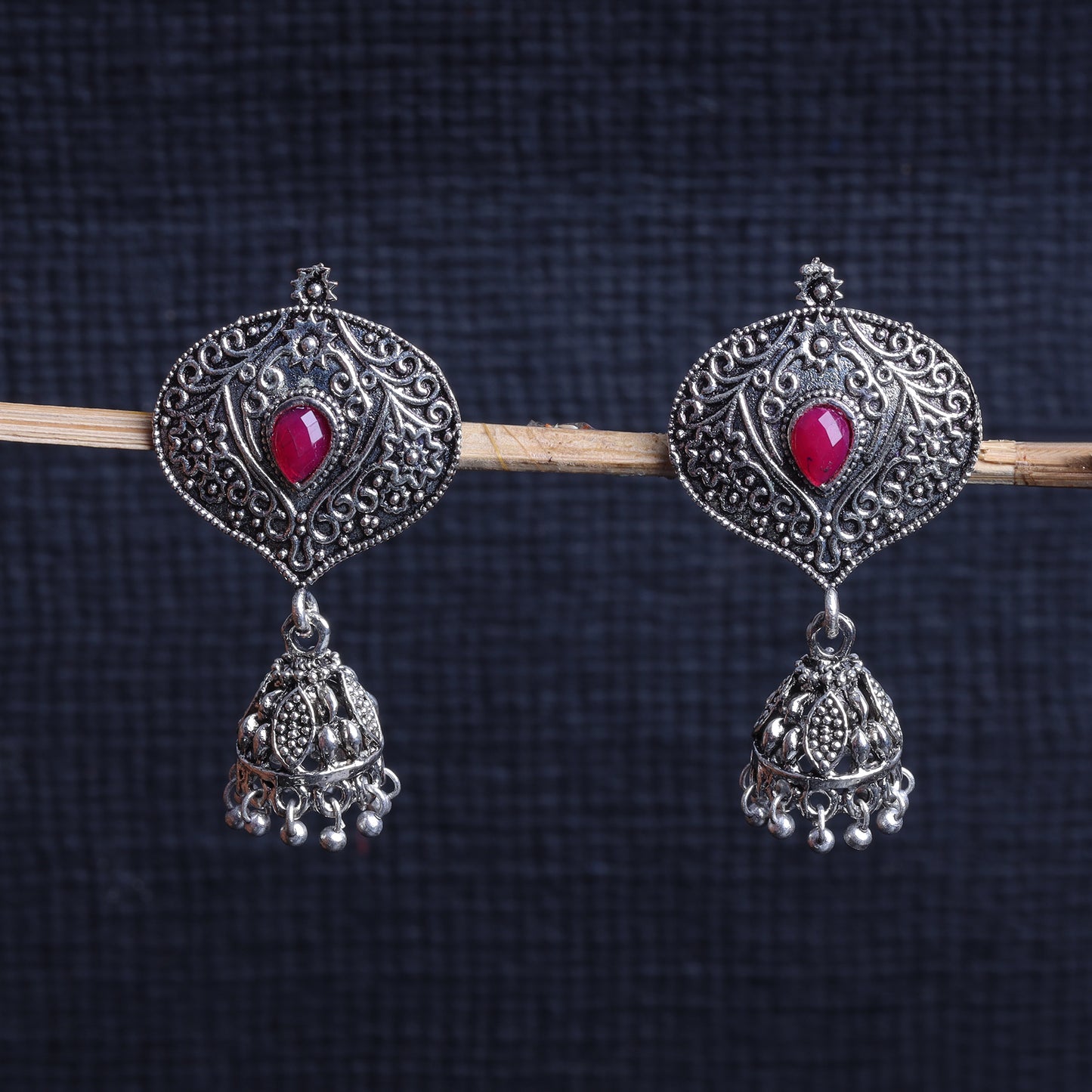 Pretty Petal Jhumki earrings (Red)