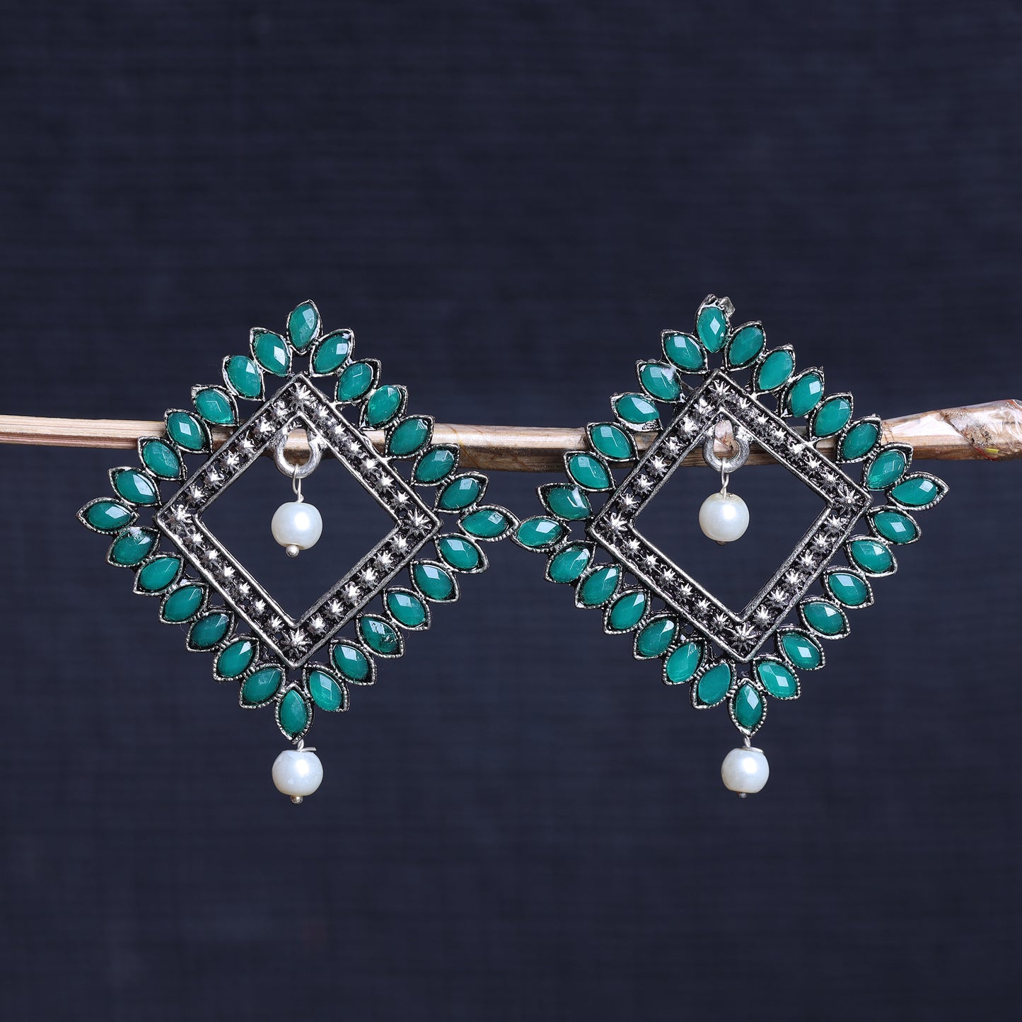 Sass Stone stud earrings (Green)