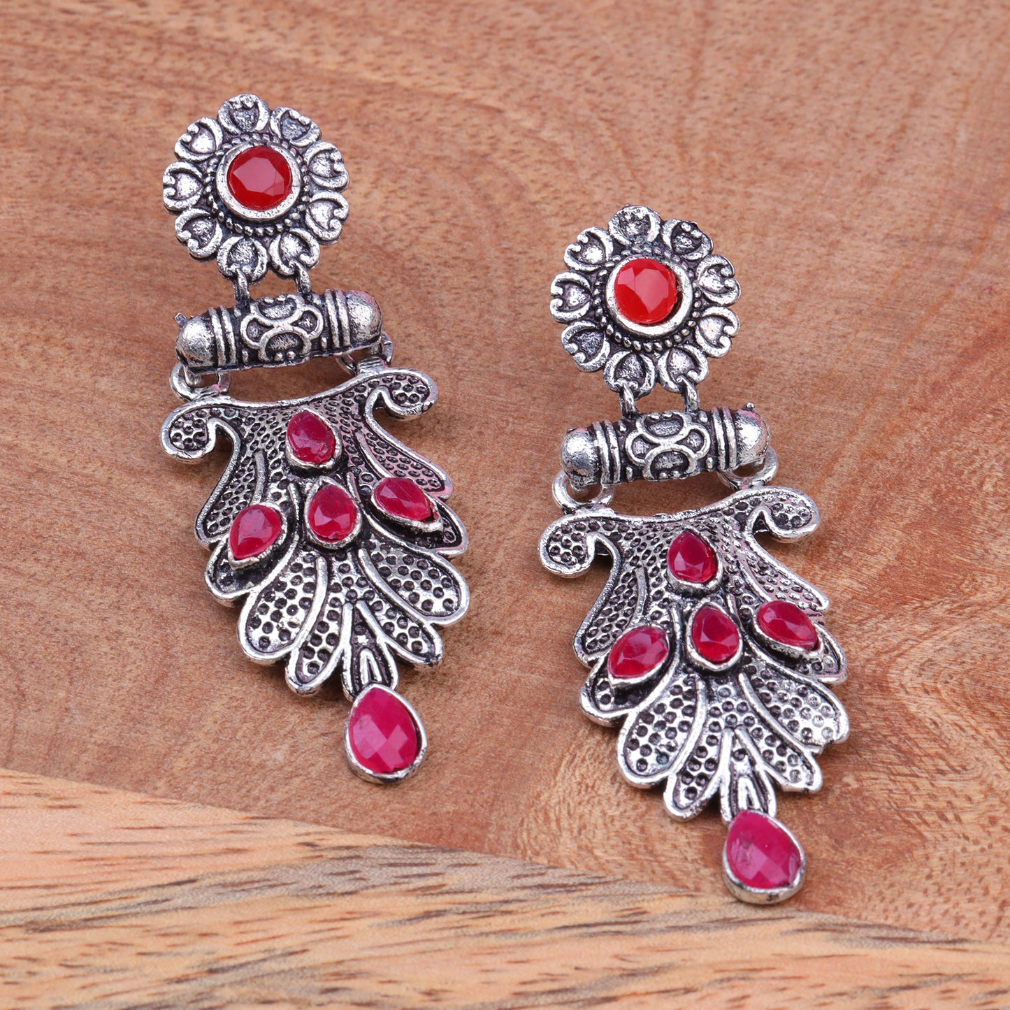 Swirly stone studded dangler earring (Red)