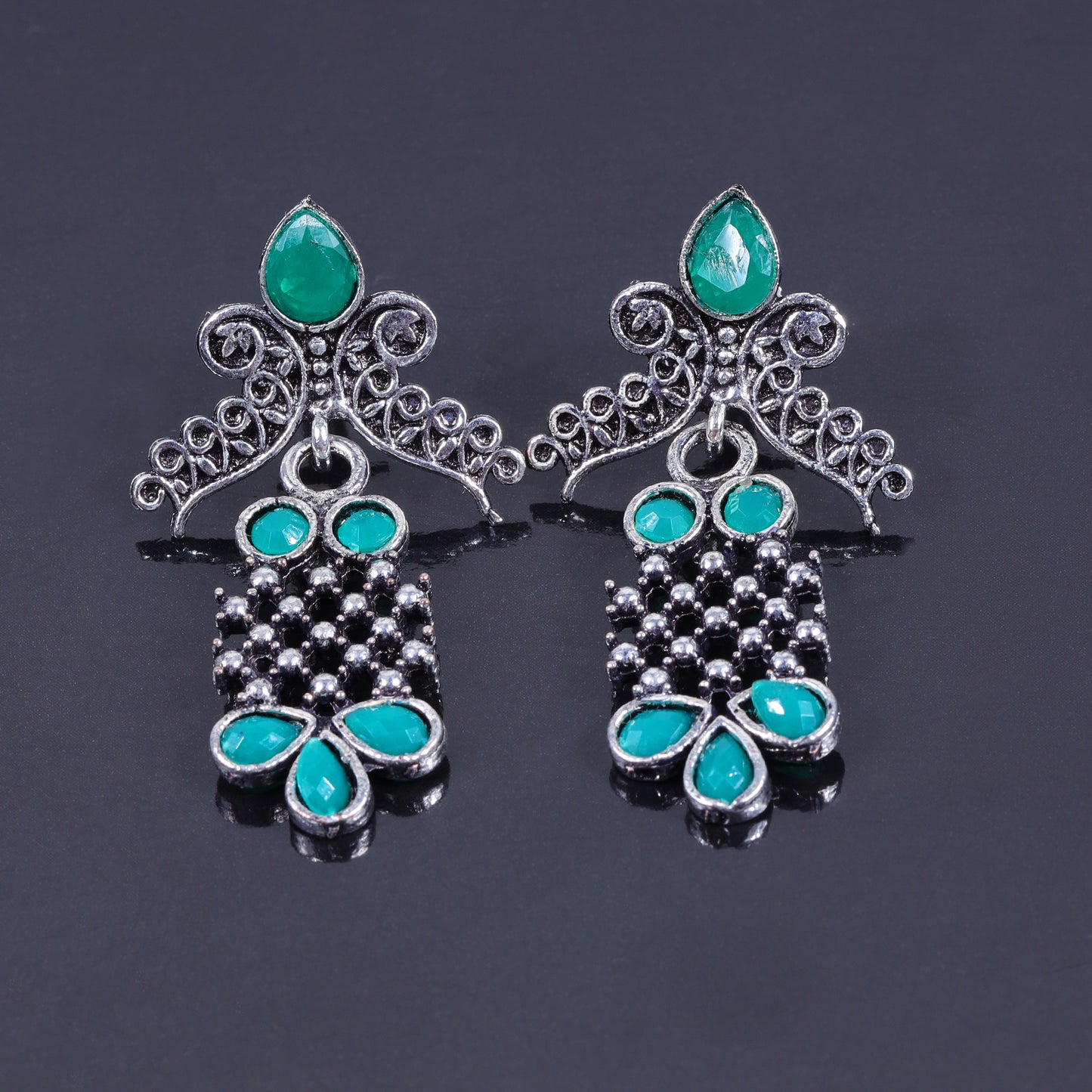 Twilight Tassles pearl dangler earrings (Green)