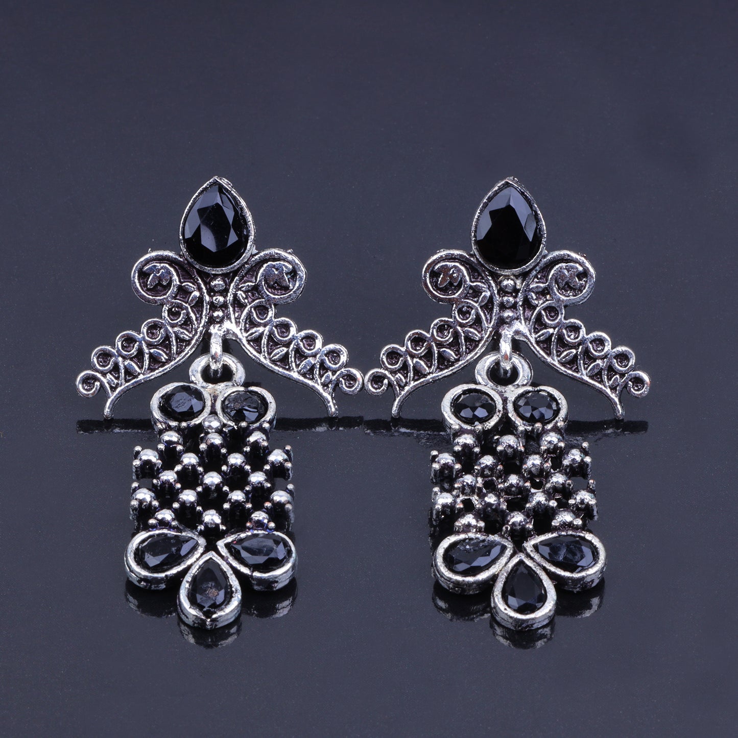 Twilight Tassles pearl dangler earrings (Black)