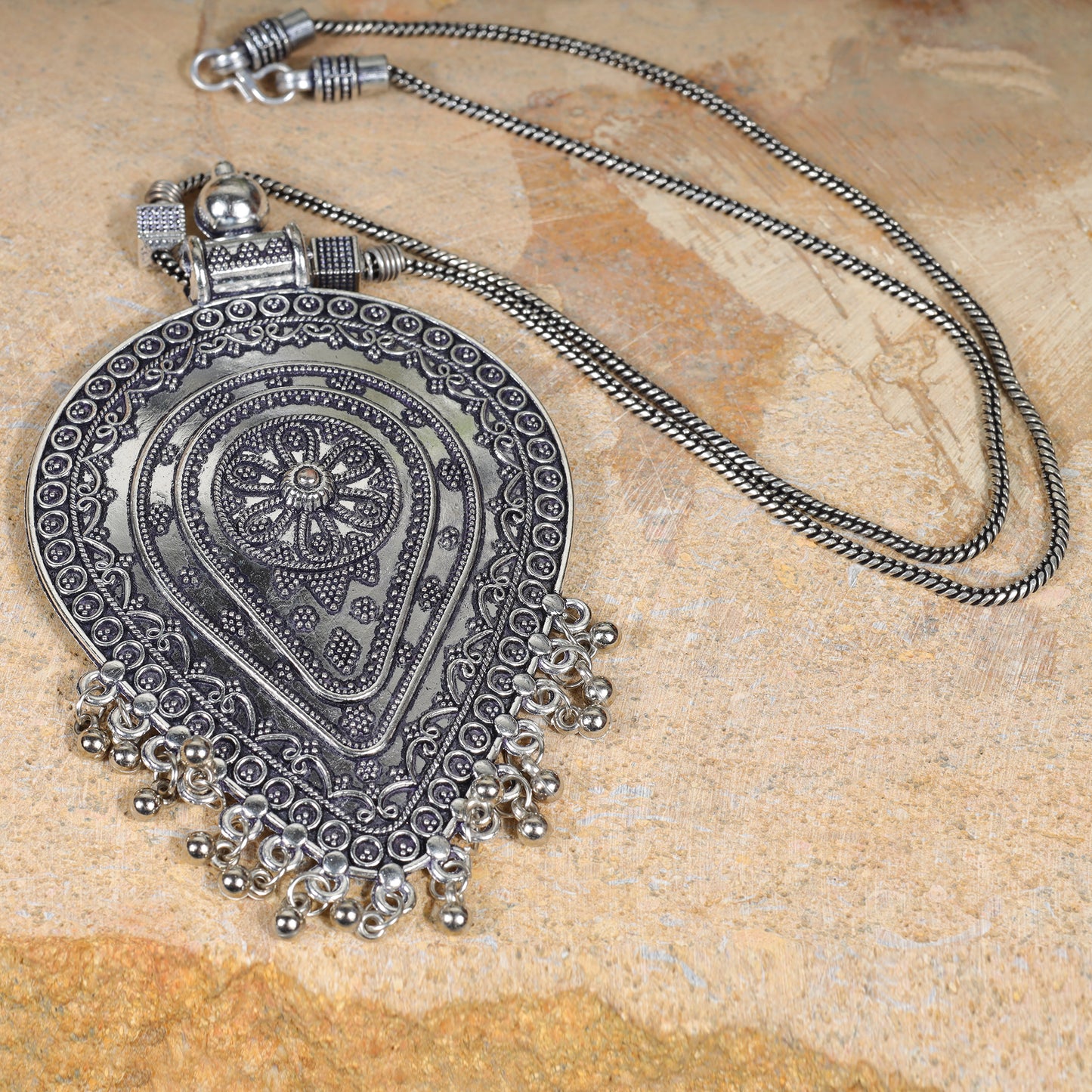 Carved drops oxidized chain neckpiece (Silver)