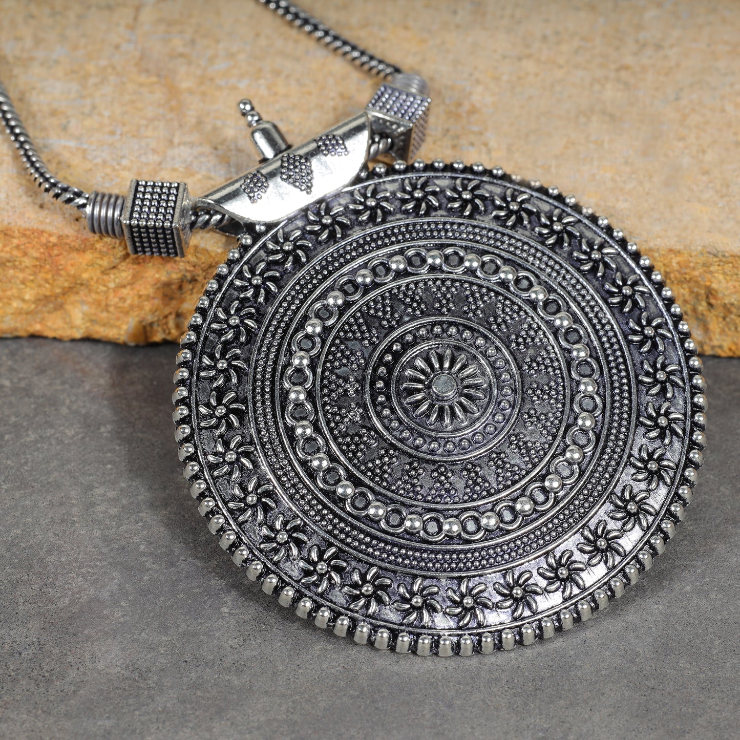 Round Pendent Chain Set