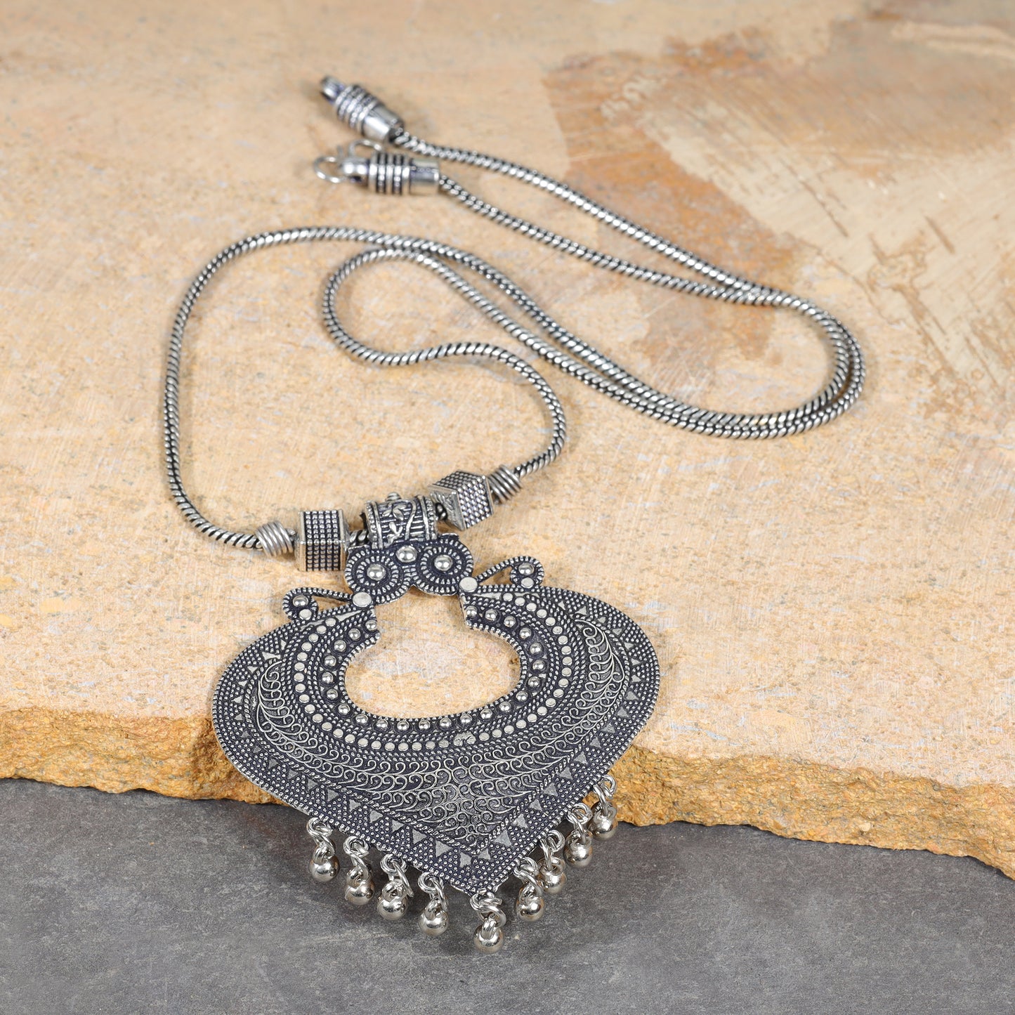 Carved Patra oxidized chain neckpiece (Silver)