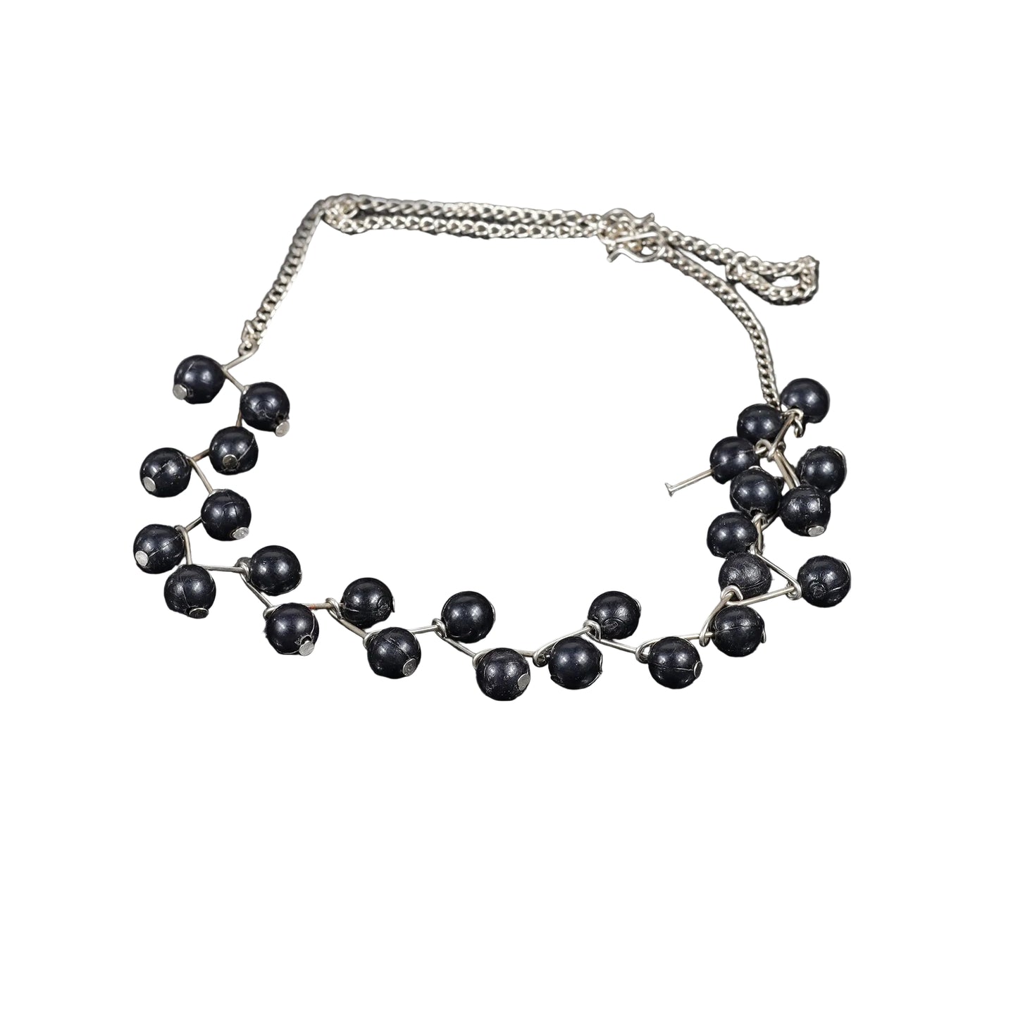 Delicate pearl choker neckpiece