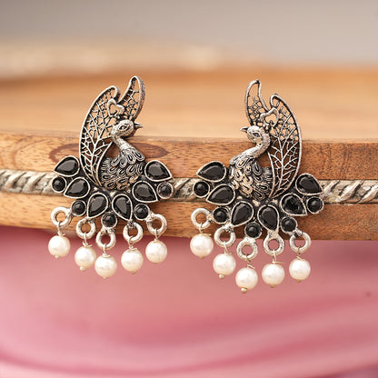 Peacock pearls studds earrings (Black)