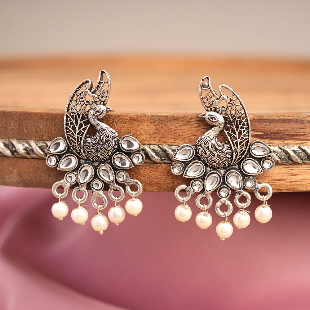 Peacock pearls studds earrings (White)