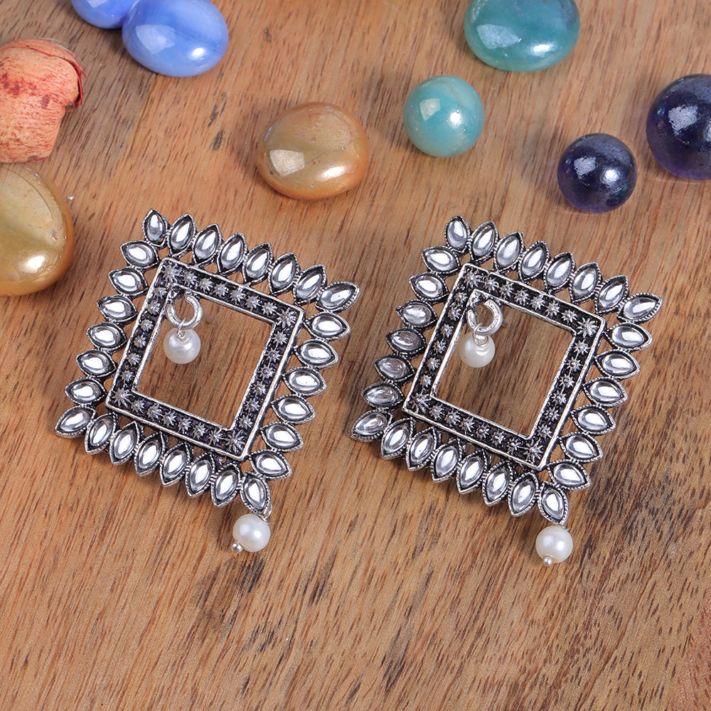 Sass Stone stud earrings (White)