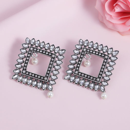 Sass Stone stud earrings (White)