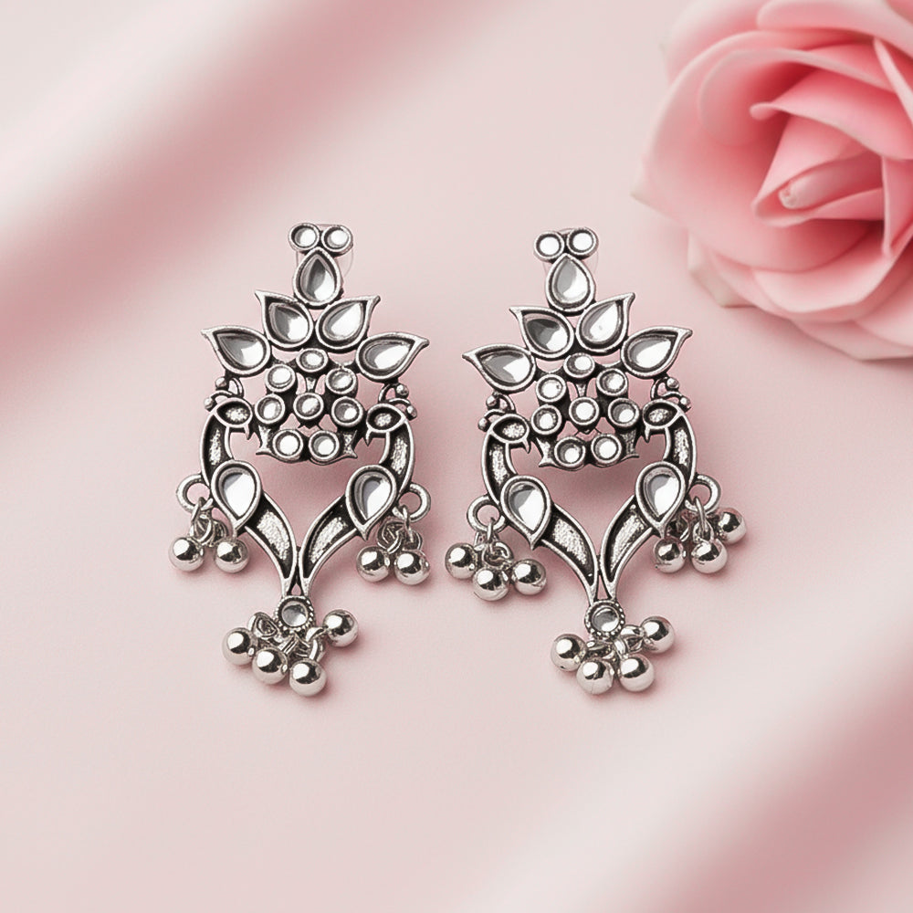 Tint and Twinkle  earrings (White)