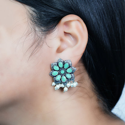 Jugni vibrant stud earrings (Pista)