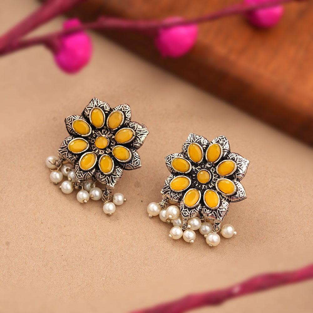 Jugni vibrant stud earrings (Yellow)