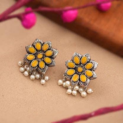 Jugni vibrant stud earrings (Yellow)