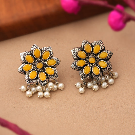 Jugni vibrant stud earrings (Yellow)