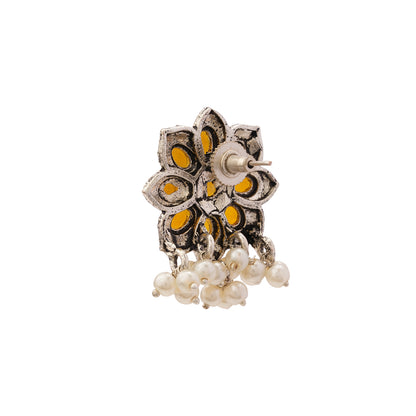 Jugni vibrant stud earrings (Yellow)
