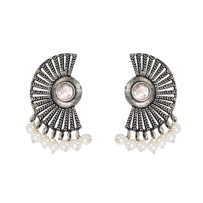 Bloom Arc pearl stud earring (White)