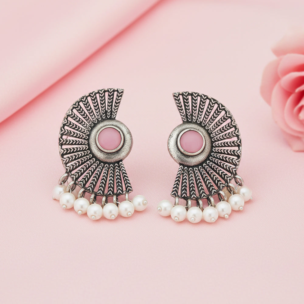 Bloom Arc pearl stud earring (Baby Pink)