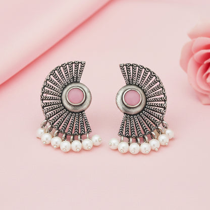 Bloom Arc pearl stud earring (Baby Pink)