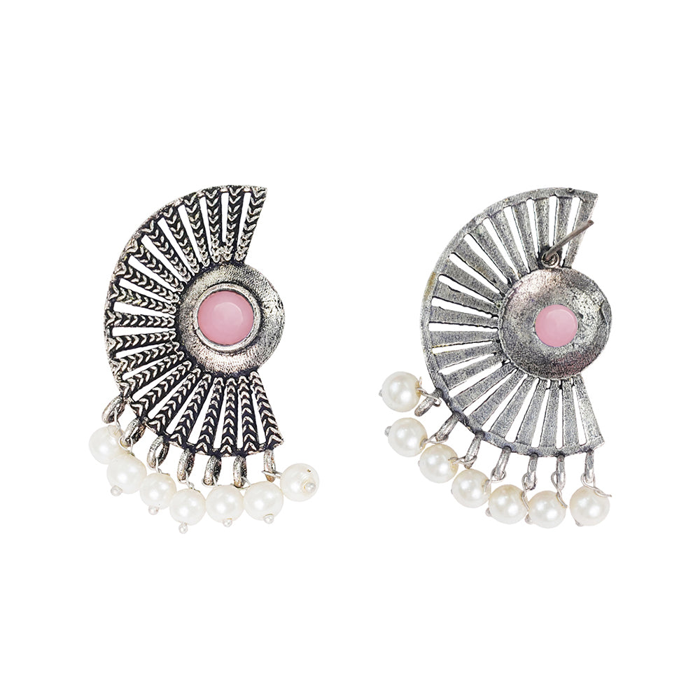 Bloom Arc pearl stud earring (Baby Pink)