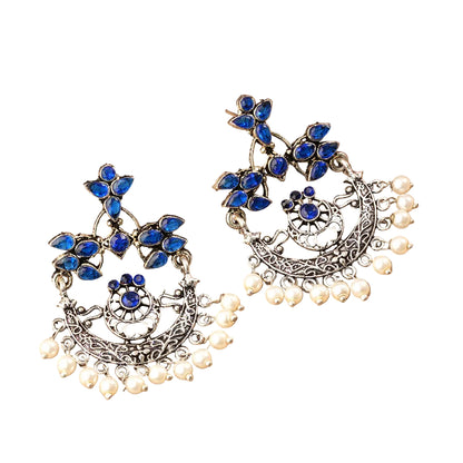 Carved Charm Dangler earringa (Blue)