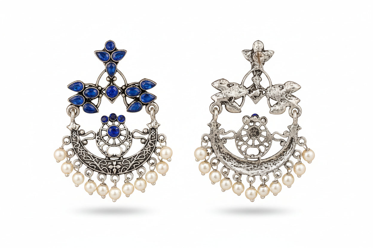 Carved Charm Dangler earringa (Blue)