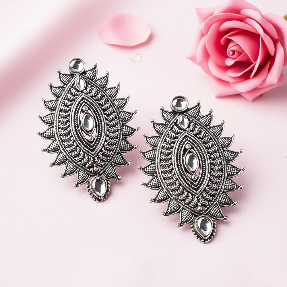 Oval drop stud earrings (White)